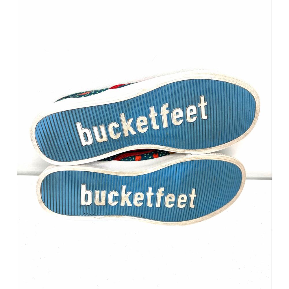 Bucketfeet Cardinal Bird Print Slip-On Canvas Sneakers Women's Sz 9 Art to Wear - Picture 11 of 11